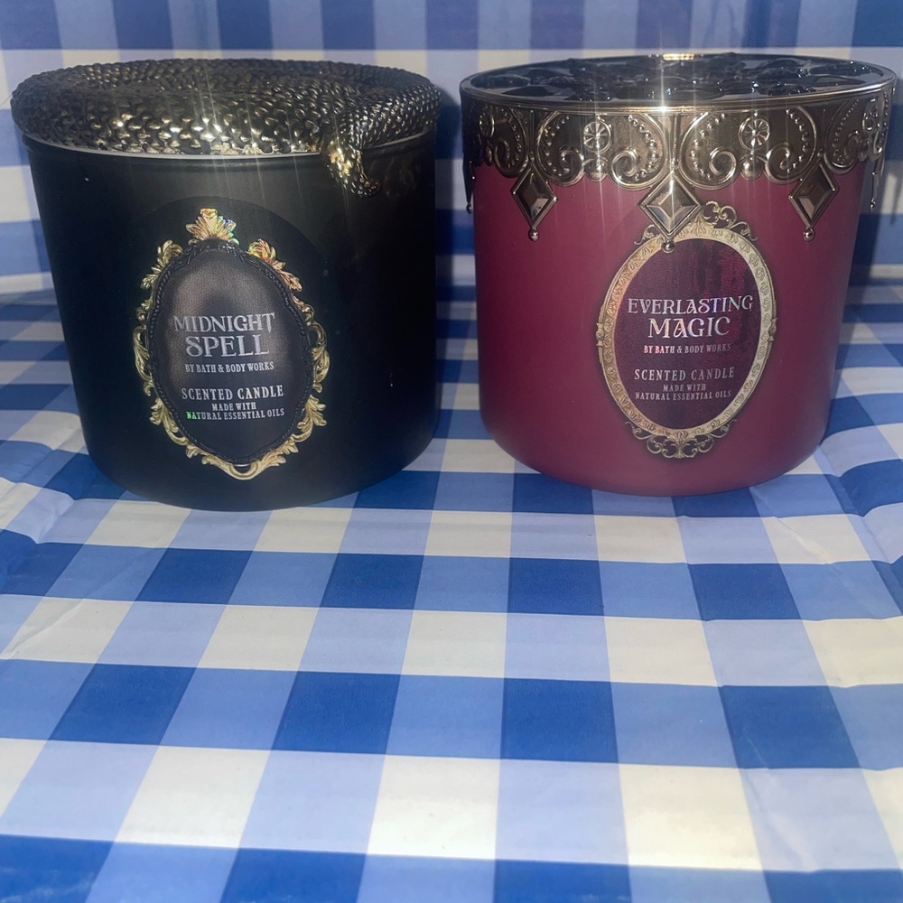 Bath and Bodyworks, Midnight  spell, everlasting magic candle 3 wick candle